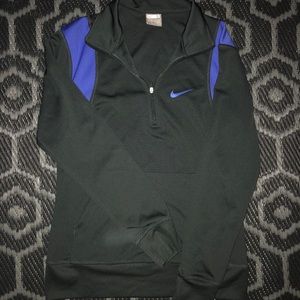Womens size small nike thermafit jacket